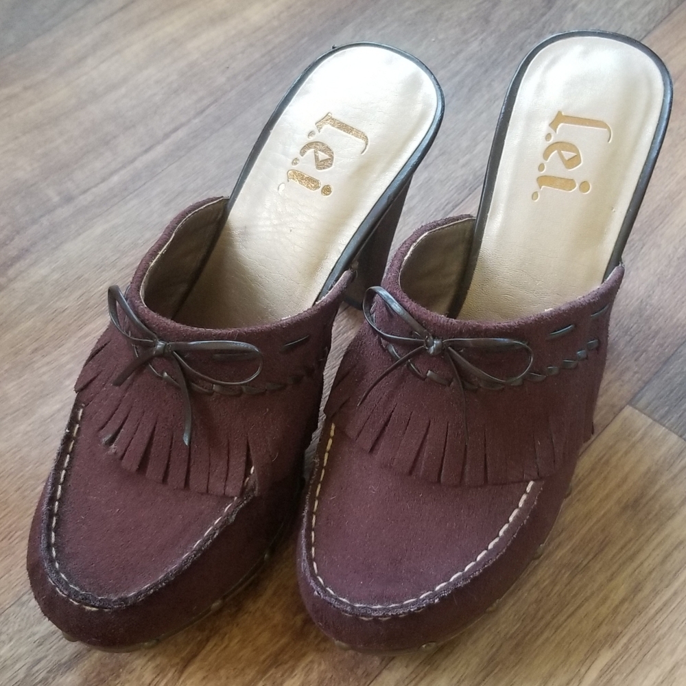 L.E.I. Clog heels size 9